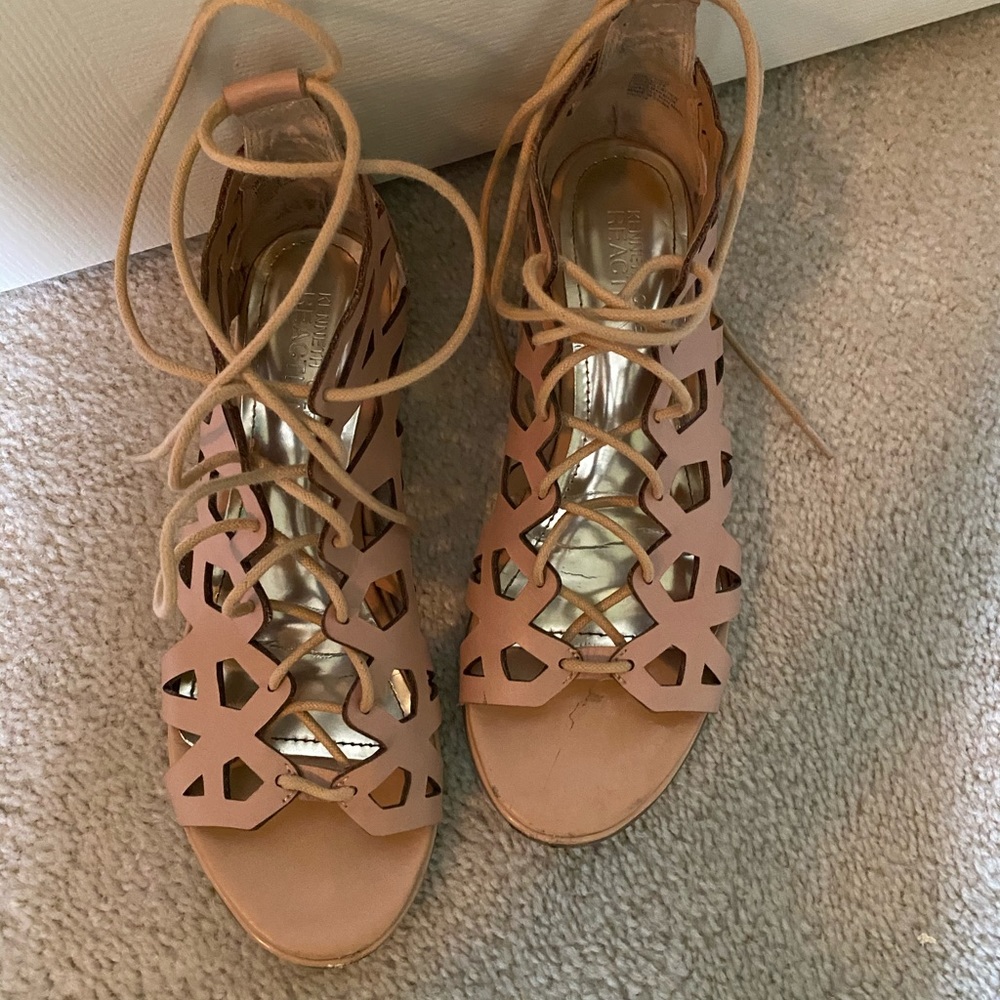 Kenneth Reaction gladiator sandals